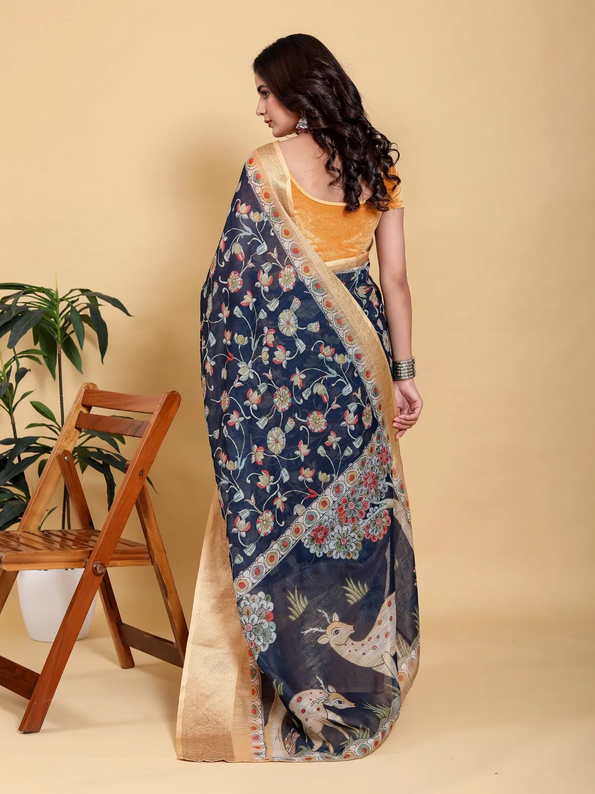 Elegant Navy blue floral print saree - Image 2 in Kolkata